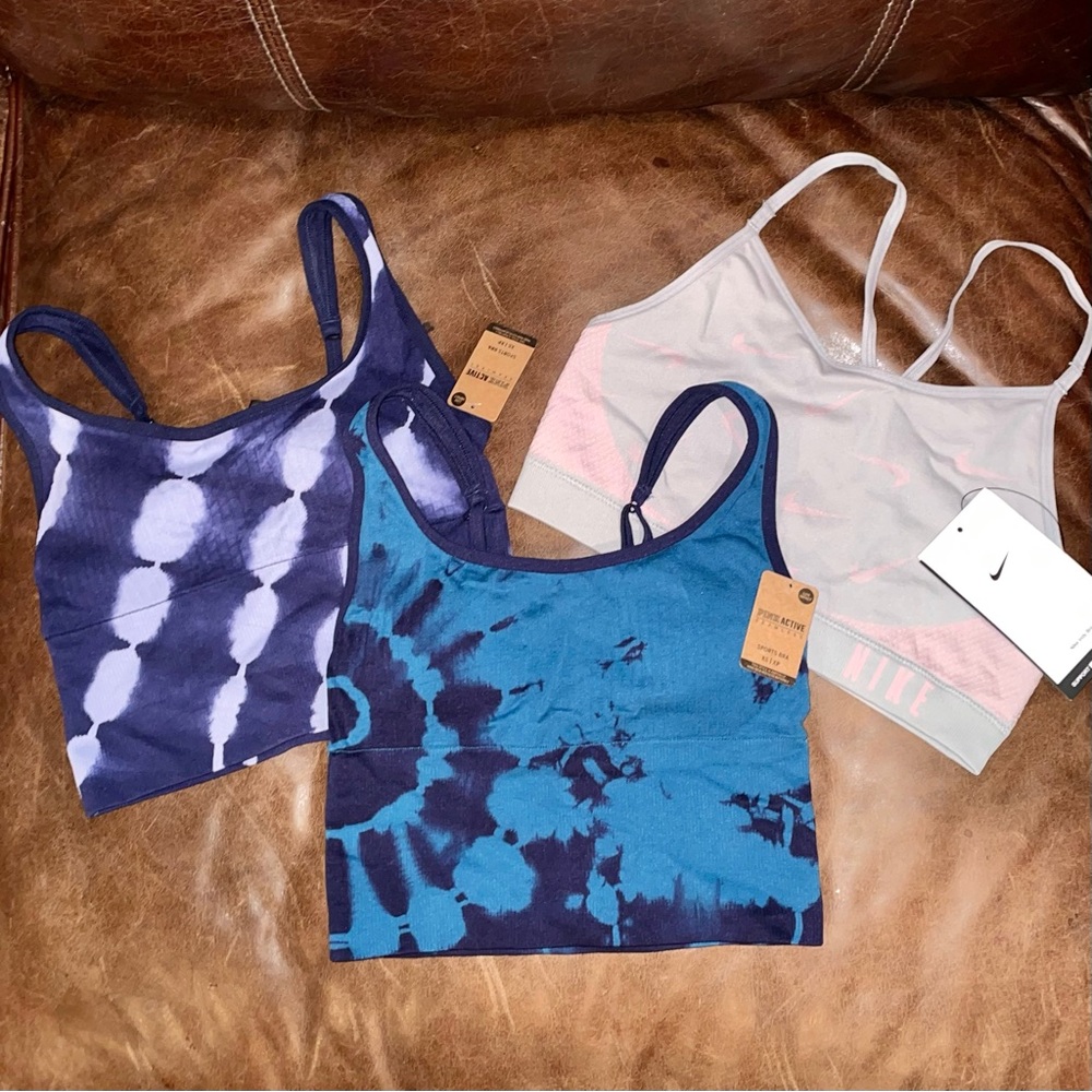 Sports bra lot- NWT
